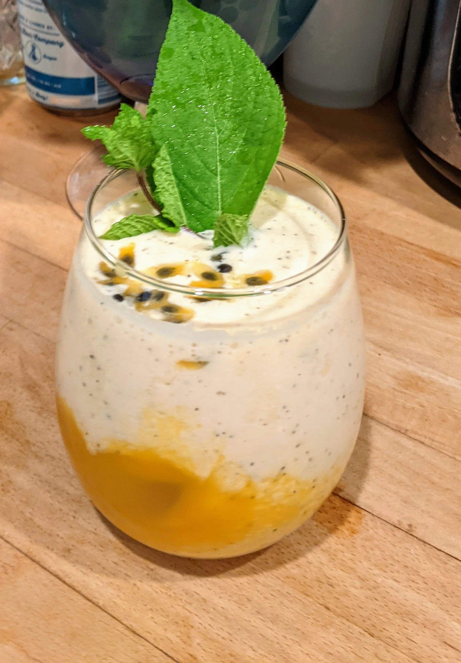 Batida de maracujá / passion fruit mixed drink